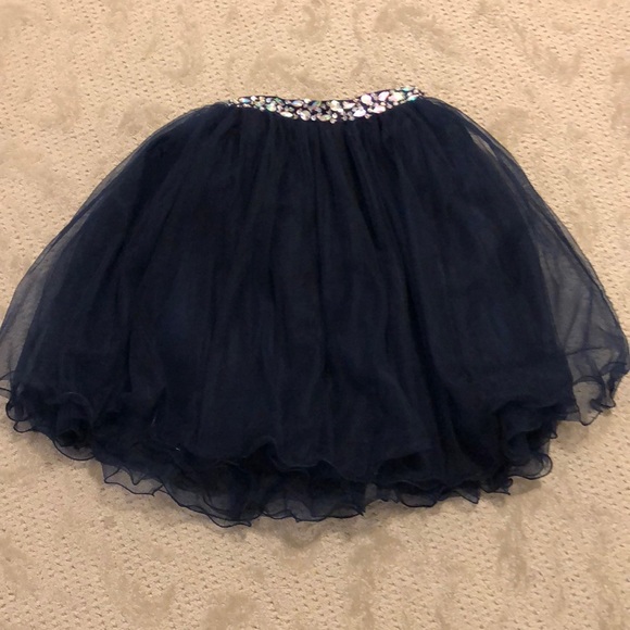 Formal dress - Picture 4 of 6